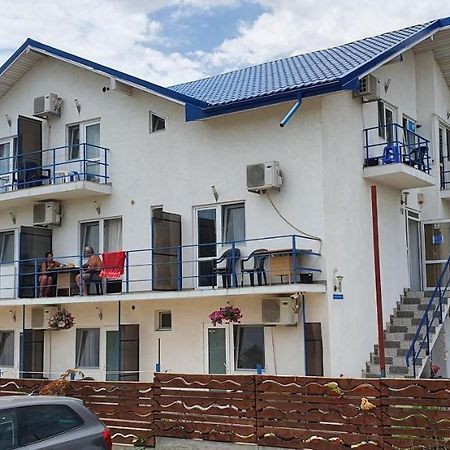 Hostel Delfinul Albastru Costinesti Exterior photo