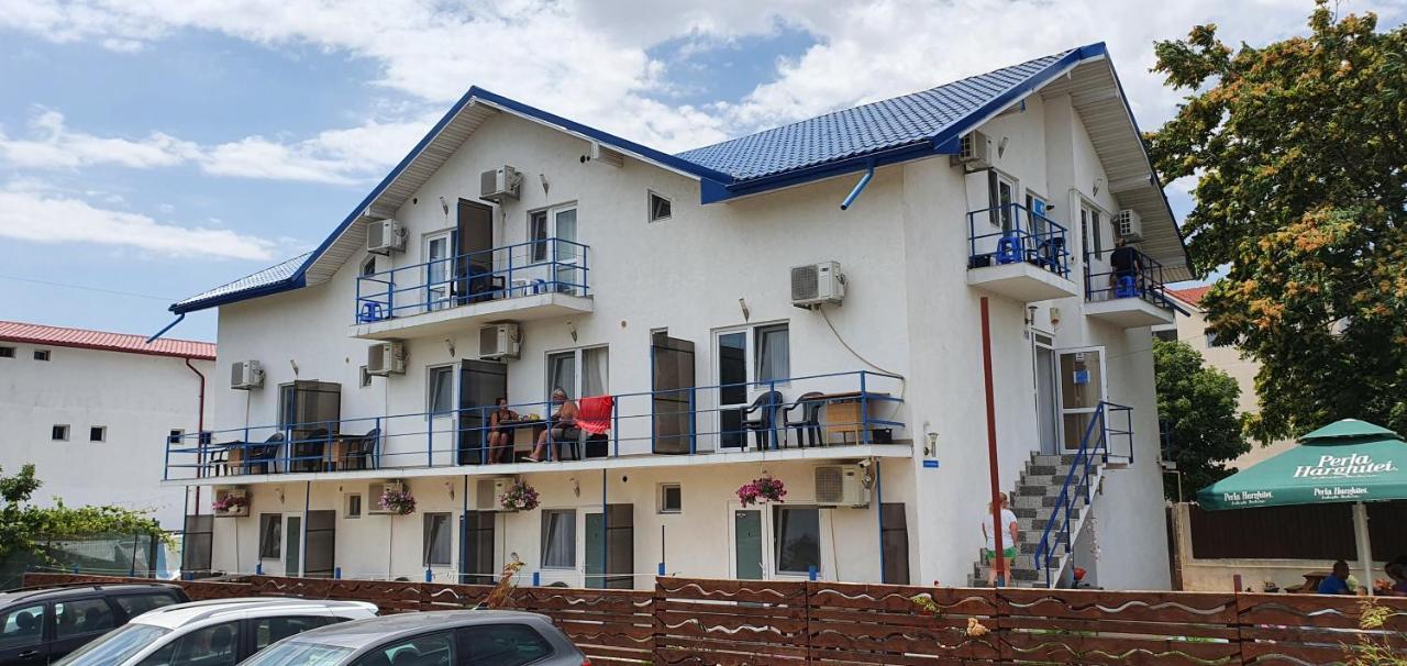 Hostel Delfinul Albastru Costinesti Exterior photo