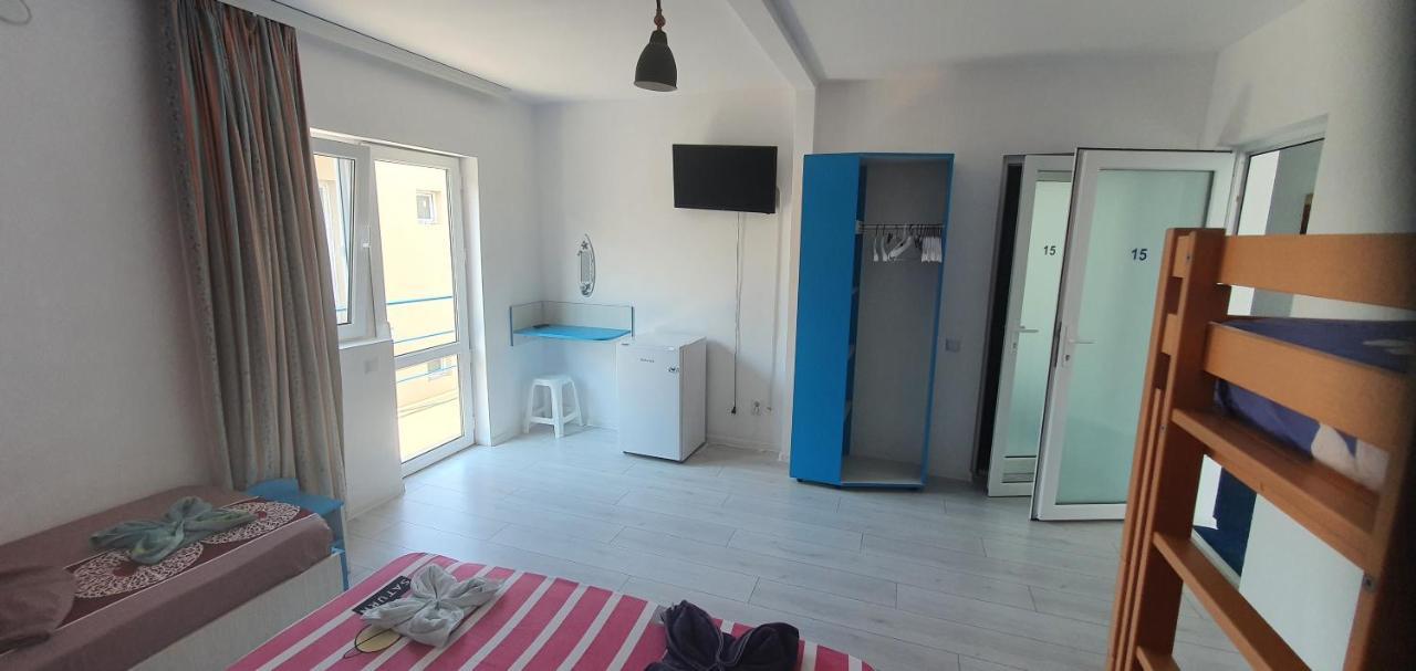 Hostel Delfinul Albastru Costinesti Exterior photo
