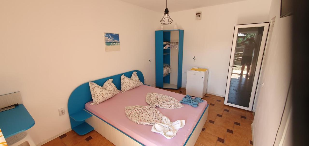 Hostel Delfinul Albastru Costinesti Exterior photo