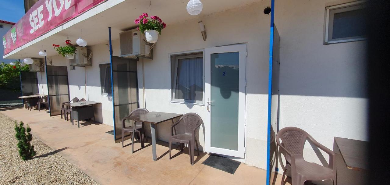 Hostel Delfinul Albastru Costinesti Exterior photo